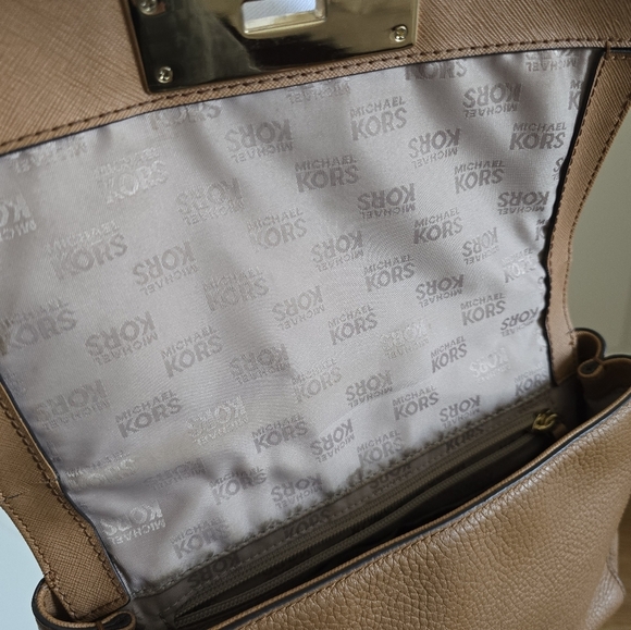 Michael Kors Callie brown crossbody bag - Picture 10 of 12